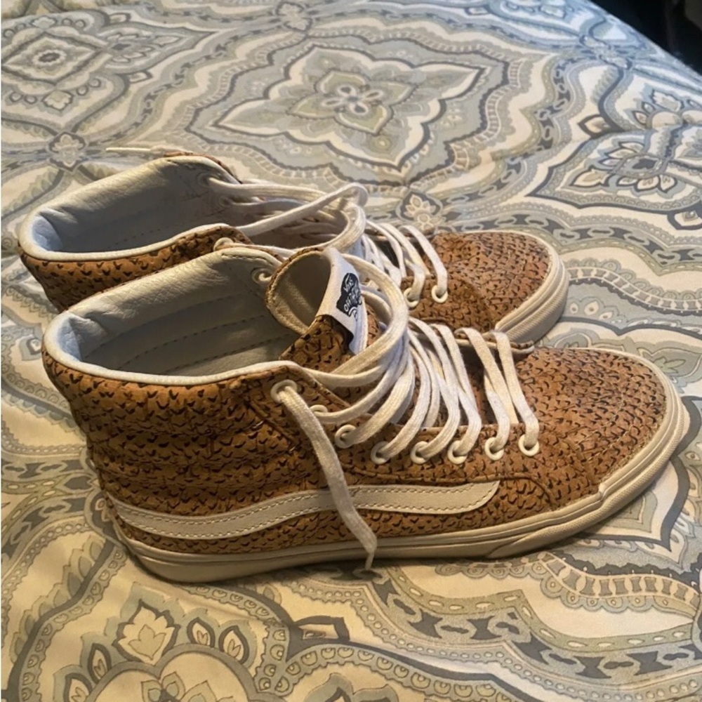 VANS Sk8-Hi Women's 6 men 4.5
Cheetah Leopard Print Sneakers High Top Canvas.